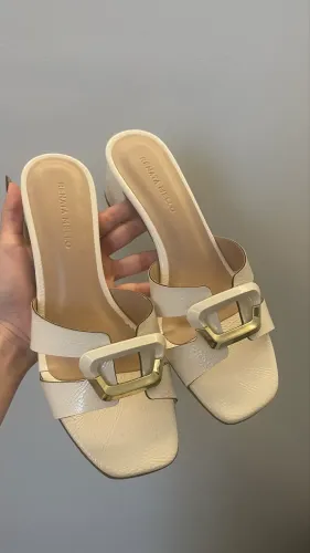 Tamanco Renata Melo tamanho 35 branco e dourado 