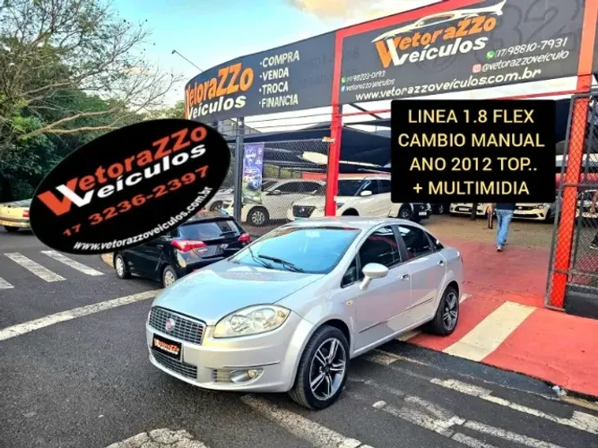 Fiat Linea Essence 1.8 Flex 16V 4P 2012