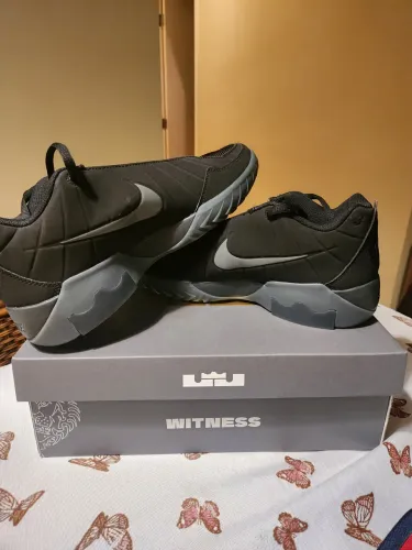 Nike LeBron Witness 9, Tamanho 41