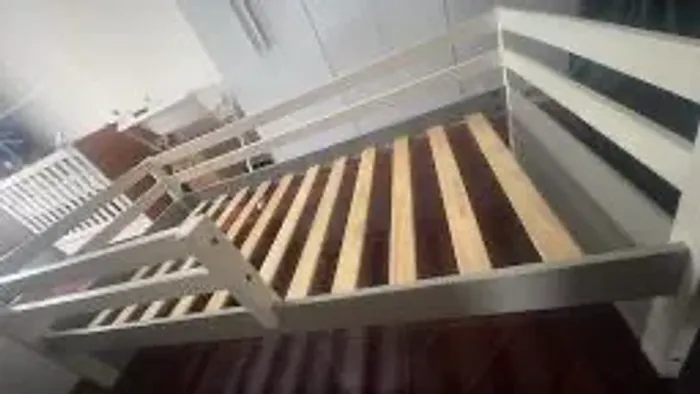 Cama infantil/juvenil solteiro