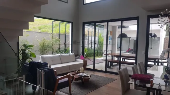 Casa Condomínio em São José dos Campos
