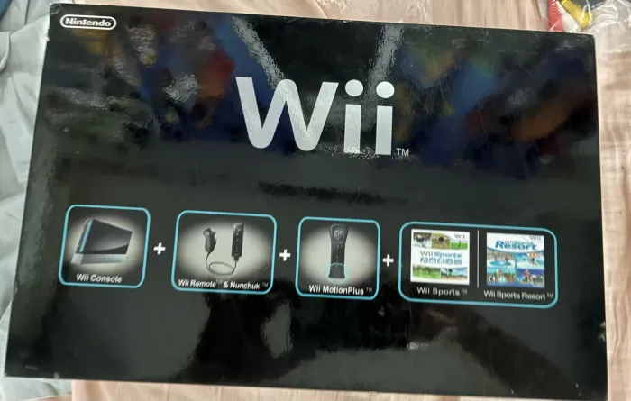 NINTENDO WII U preto , com cabos na caixa MDF do WII. 
