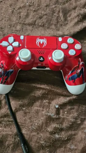 Controle de PS4 do Homem Aranha