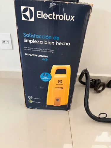 Lavadora de Alta Pressão Electrolux 1800 WAP - Ótimo Estado