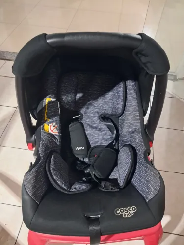Vende-se bebê conforto