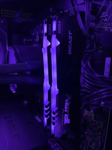 Memória ram Kit 32GB Kingston Fury Beast RGB 3200MHz - Na Garantia, Impecável