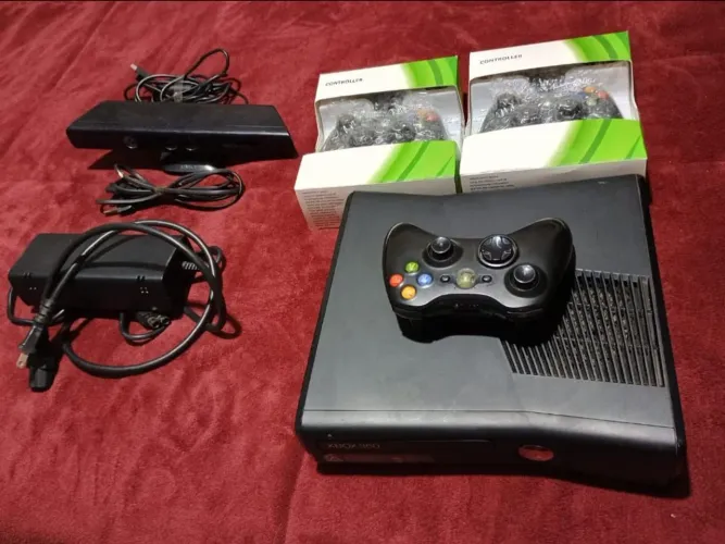 Xbox 360 c/ Kinect destravado RGH 120Gb