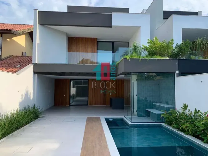 Barra da Tijuca | Casa de Condomínio 5 quartos, sendo 5 suites