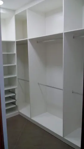 Closet branco