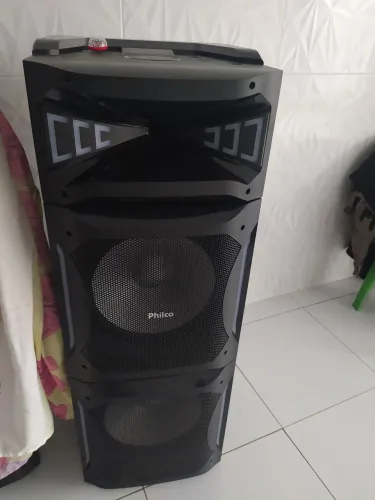 Caixa de som torre muito potente
