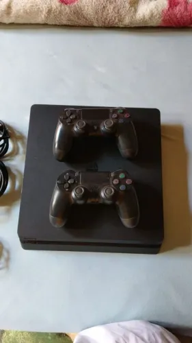 Playstation 4 Slim 650GB