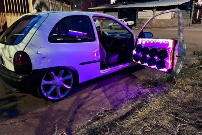 Eco esporte e corsa montado