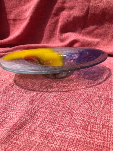 Adorno tipo cinzeiro em cristal colorido