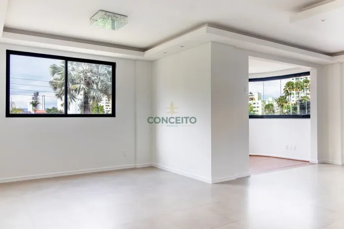 Apartamento Garden a venda, 3 quartos, 1 Suíte, 2 Vagas livres, 165m² no bairro Estreito,