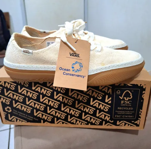 Tenis Vans Circle Vee( na caixa) tam 37