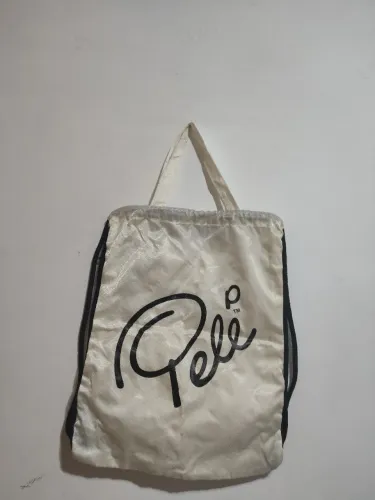 Mochila original do Pelé de futebol na cor branca
