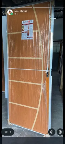 Vendo 2 portas frisadas e 1 basculante
