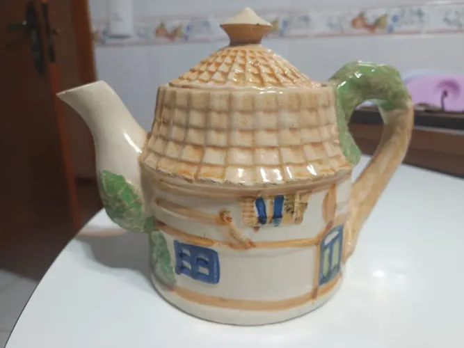 Chaleira em formato de casa