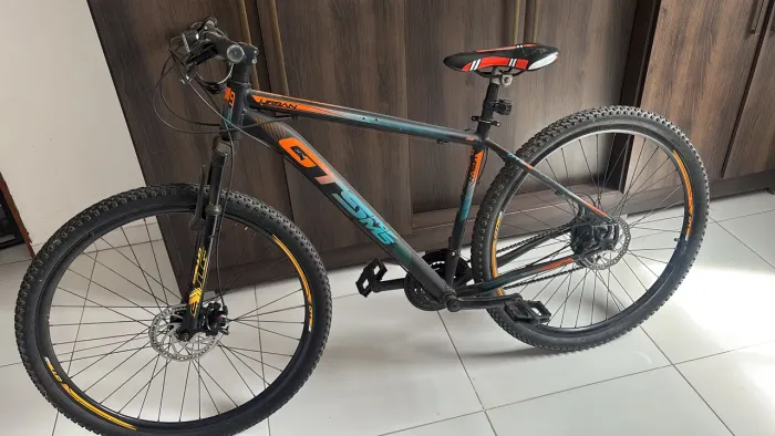 Bicicleta semi nova