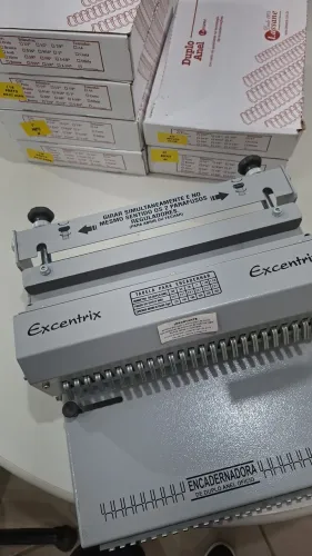Máquinas Gráficas e materiais de consumo .