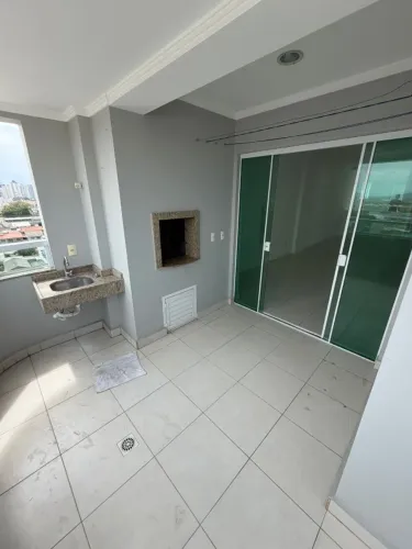 OPORTUNIDADE CENTRO ITAJAÍ 3dorm, 2 bwc, 2vg, sac/ churr carvão, exc. localização CONFIRA.