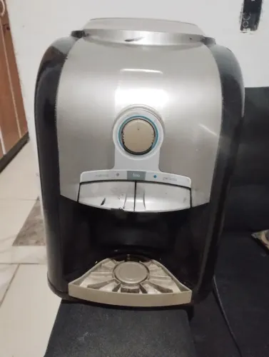 Vendo um gelagua funcionando perfeitamente marca Esmaltec 