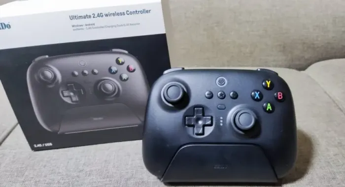 Controle 8BitDo Ultimate 2.4G Sem Fio Preto com Dock de Carregamento (NOVO)