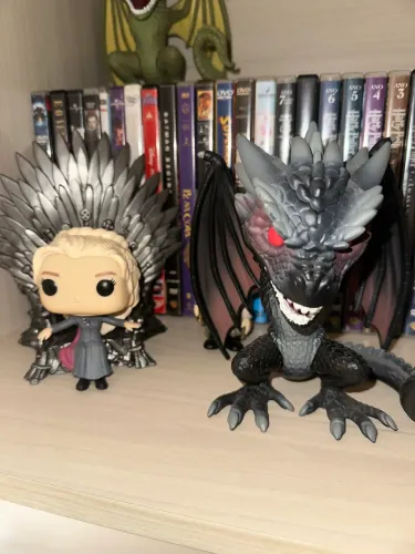 Funko pop Dany e Drogon 