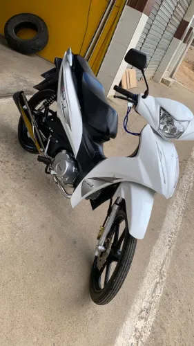VENDO MOTO AVELLOZ AZ1 2024 - BRANCA