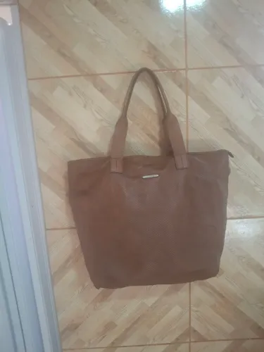 Vendo bolsa toda em couro grande 