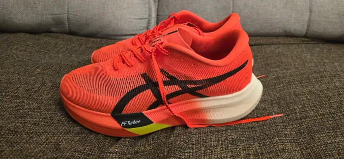 Asics Metaspeed Sky (41 BR) SEM USO