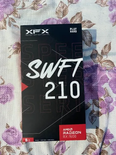 RX 7600 XFX Speedster SWFT 210 Lacrada
