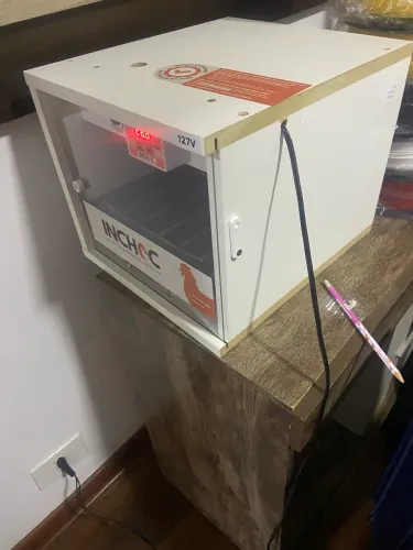 Incubadora De Ovos Galinhas Aves + Ovoscopio Automatica chocadeira 
