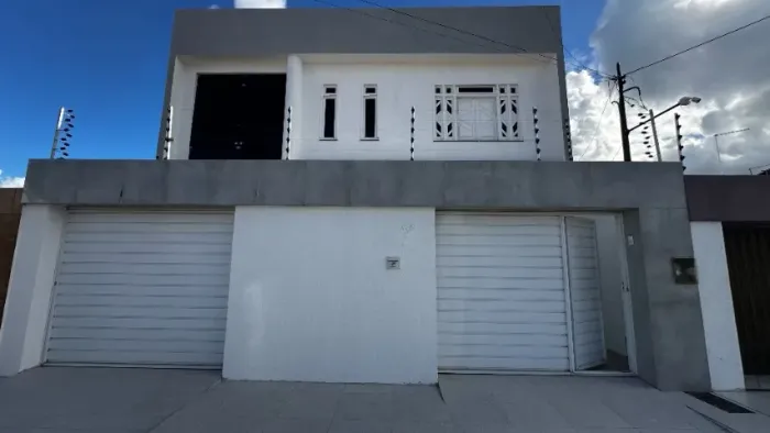 Casa 4/4 sendo 2 suítes no Orlando Dantas - 2 Pavimentos
