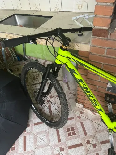 Vendo aro 29, freio a disco, pneus novos