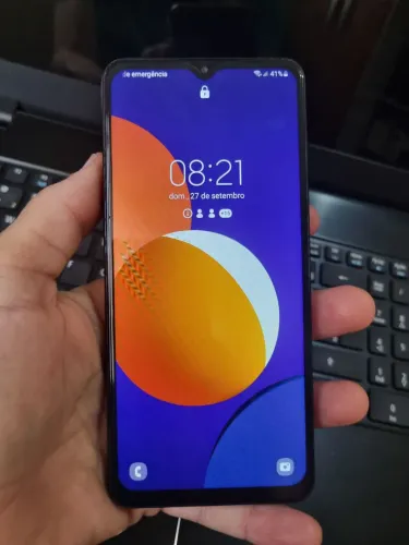 Samsung Galaxy M12 64GB - Bateria Duradoura e Câmera Quádrupla