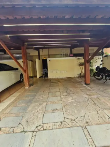Conjunto Residencial Villa Borghese I Casa com 02 dormitórios e 01 vaga de garagem.