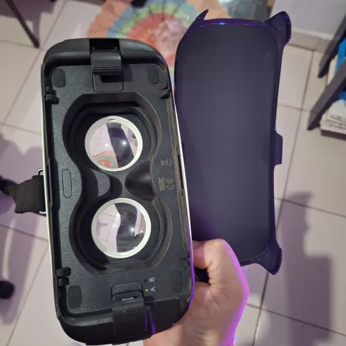 Oculos realidade virtual (usa o celular)