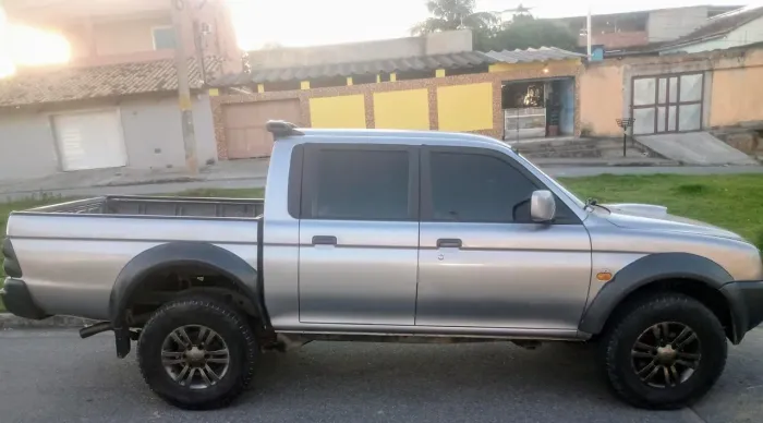 Mitsubishi L200 Outdoor HPE 2.5 4X4 CD T.dies. Mec. 2007
