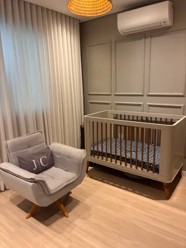 Berço + cômoda ( cadeira amamentação de brinde)