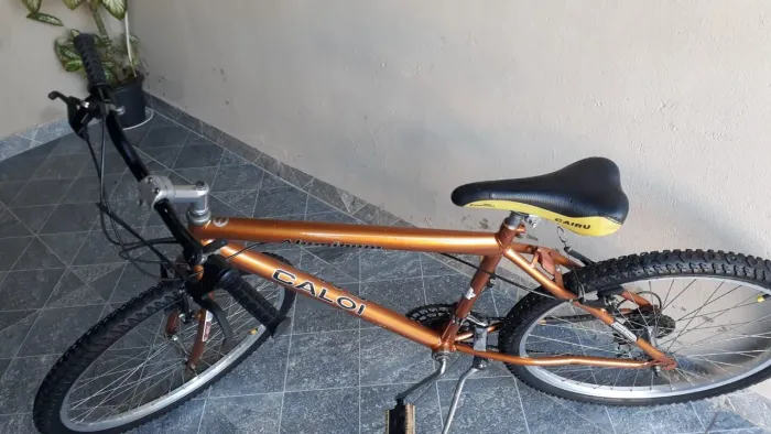 BICICLETA ARO 26 BOA PARA PASSEIOS OU TRABALHO VENDO OU TROCO POR OUTRA DE MENOR VALOR