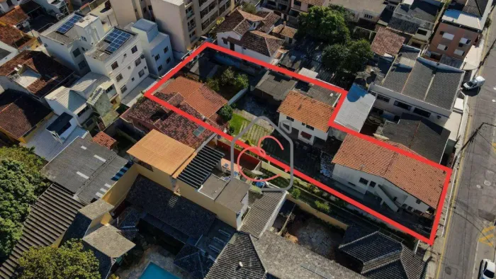 Village com 4 dormitórios à venda, 1124 m² por R$ 2.000.000,00 - Centro - Macaé/RJ