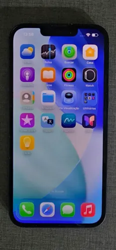 Iphone 13 na caixa sem nenhum arranhão ou marcas