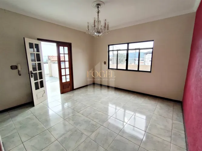 Santa Maria/Juiz de Fora-Ampla Casa 5/4, Suíte, Piscina, Área Gourmet