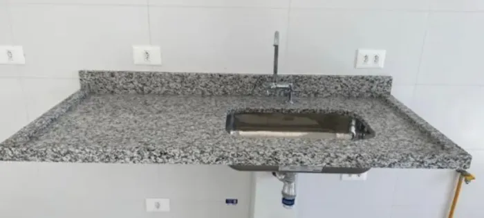 Pia de cozinha em granito + Cuba Inox. Comprimento 160x65