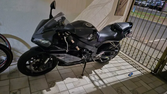 Yamaha R1 