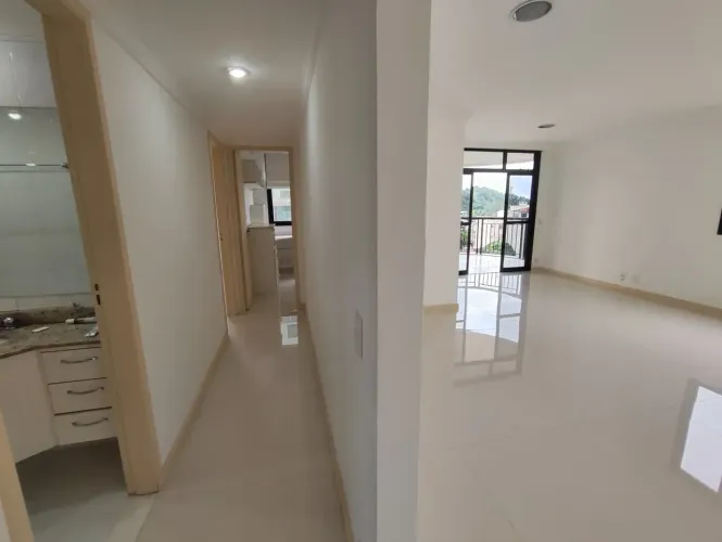 Imóvel para aluguel e venda possui 120 metros quadrados com 3 quartos em Imbetiba - Macaé