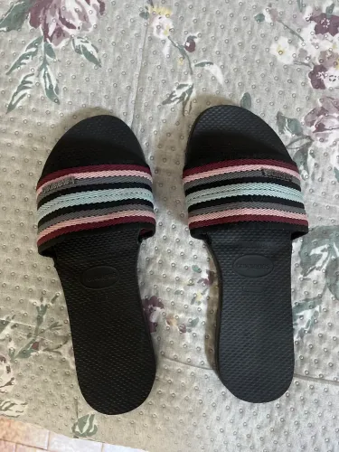 Sandália colorida Havaianas