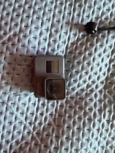 Vendo GoPro Hero 5 Black em excelente estado de conservação e funcionamento