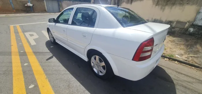 Chevrolet Astra Sed. Advant. 2.0 8V MPFI Flexp. 4P 2009